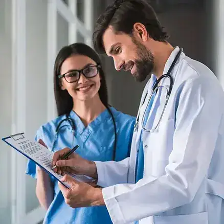 Equipe multidisciplinar do Compromisso com a Vida especializada em dependência química e alcoolismo